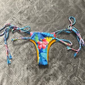 Moana bikini Braided Royal aloha bottoms size small
